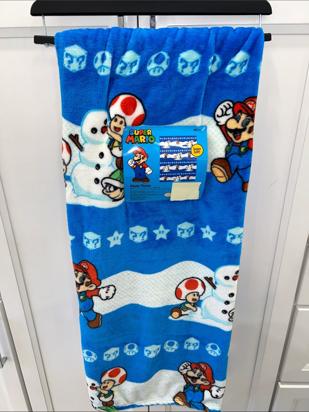 Super Mario Winter Snowman Plush Throw Blanket 50”x70”